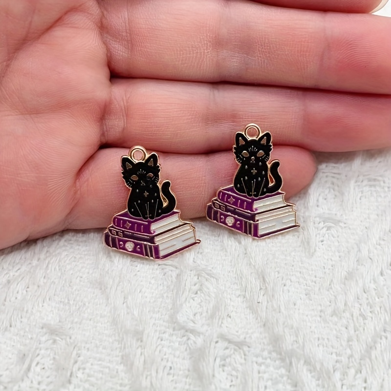 8 Gilded Cat Charms for Jewelr - Jewelry Making Guide Book recension och pris