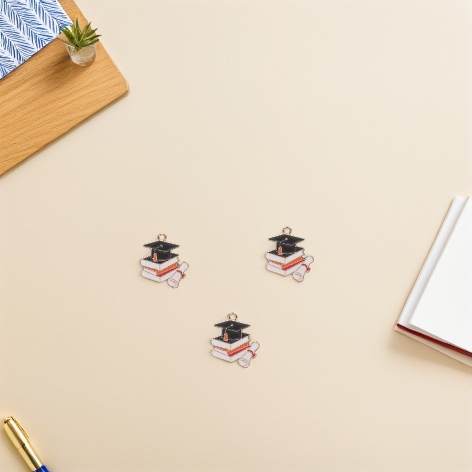 50Pcs Graduation Cap Charms Al - Jewelry Making Diploma recension och pris